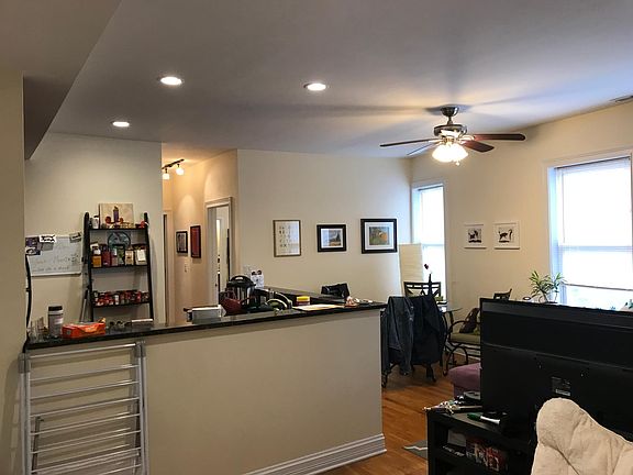 5th image of 5605 N Clark St