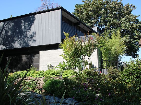 Finished garden / NE corner.