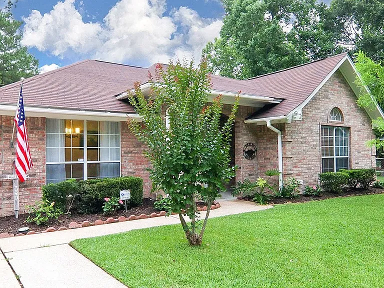 308 Echo Ln — Photo 3