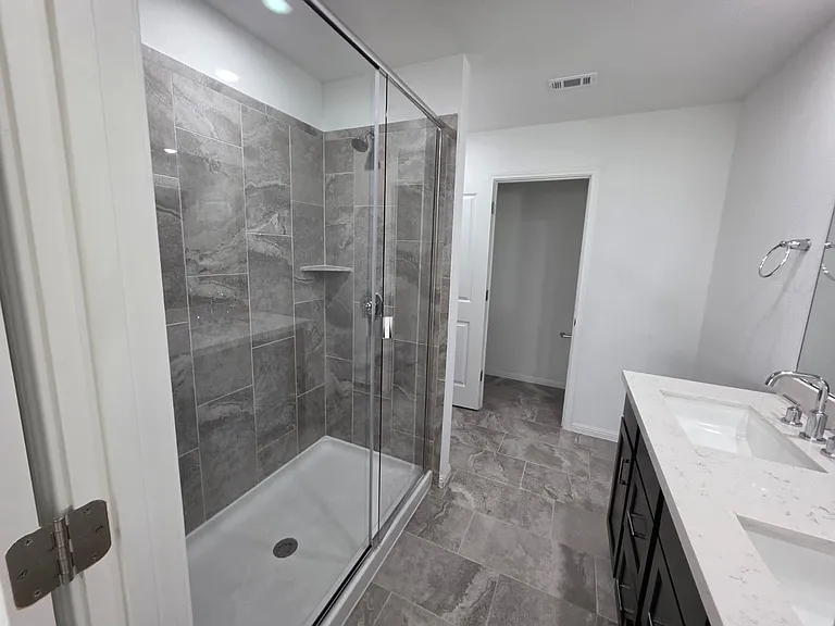 2913 Tavern Dr — Photo 14