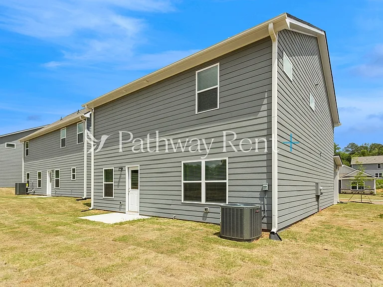 608 Mackenzie Cv — Photo 19