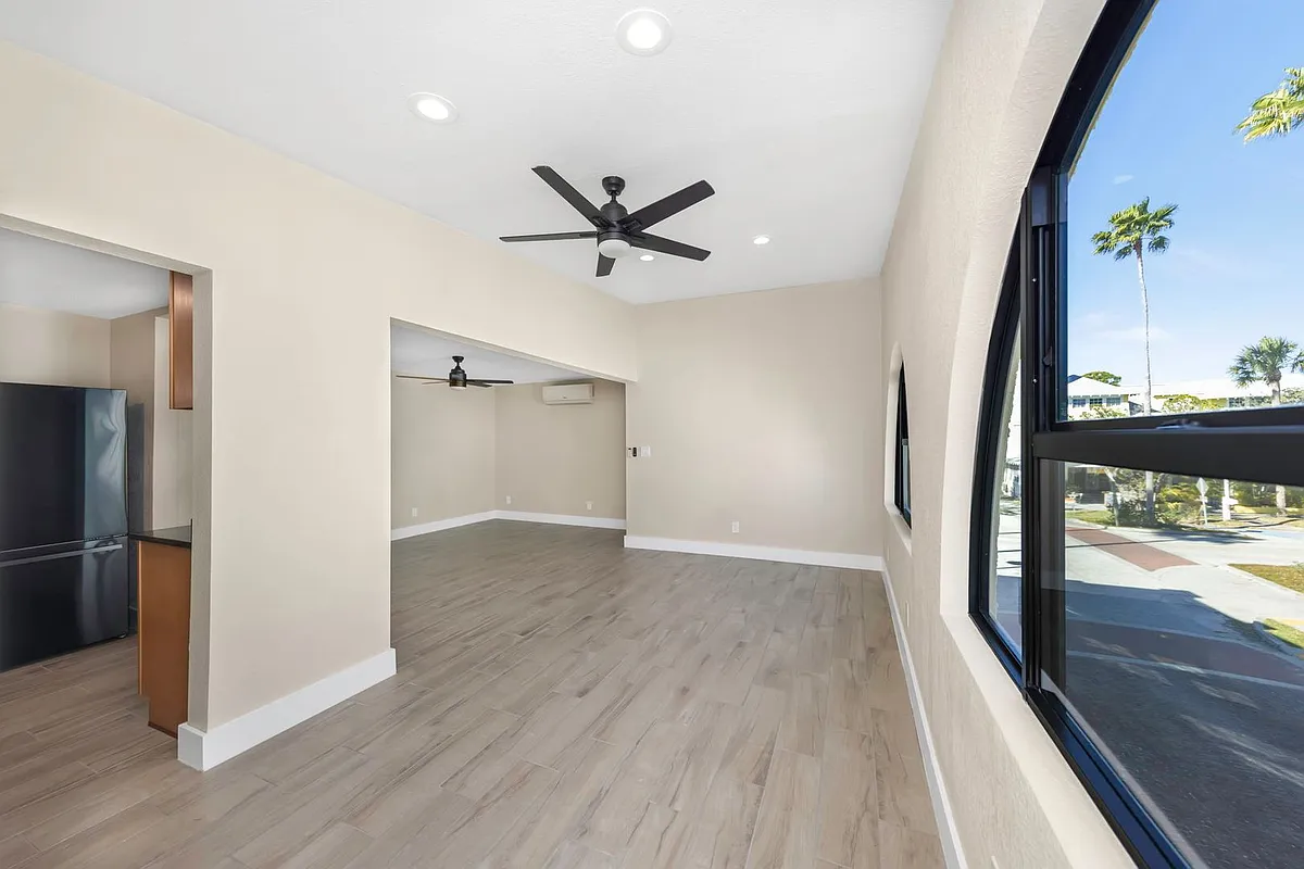 Building Photo - 3000 Beach Blvd S #6A