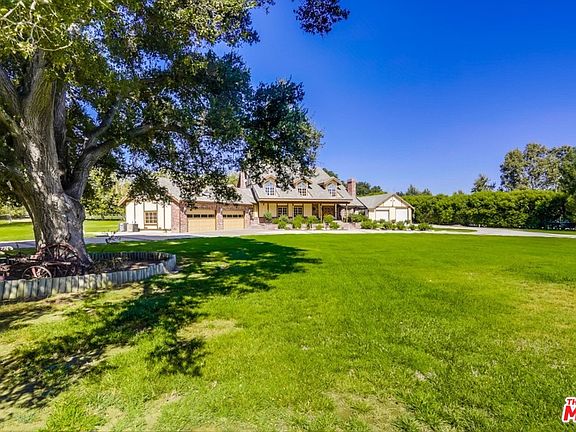 4th image of 27311 Triumph Ave