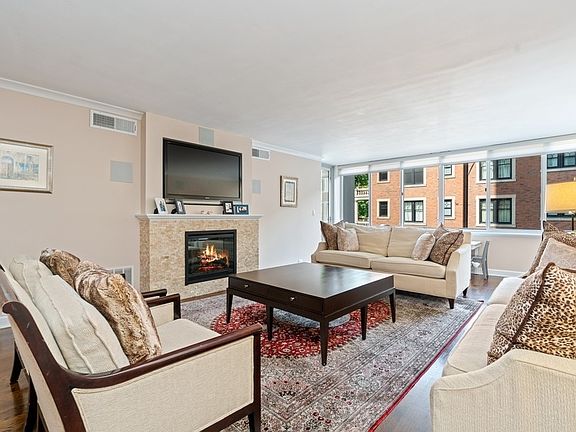 3rd image of 1 E Schiller St APT 3D