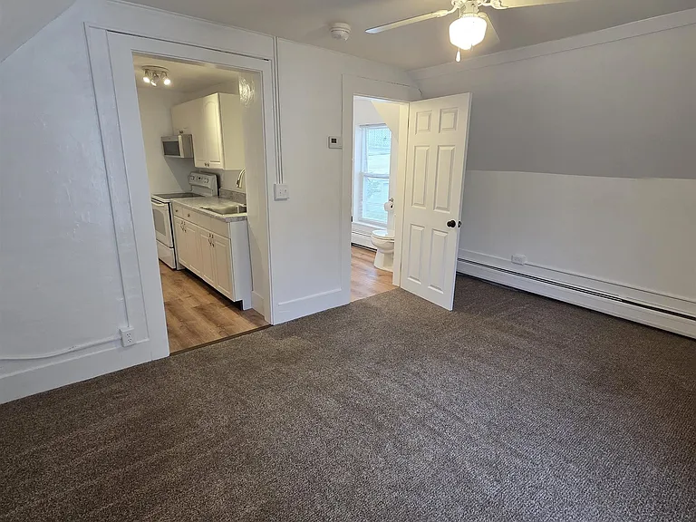 271 Main St — Photo 5