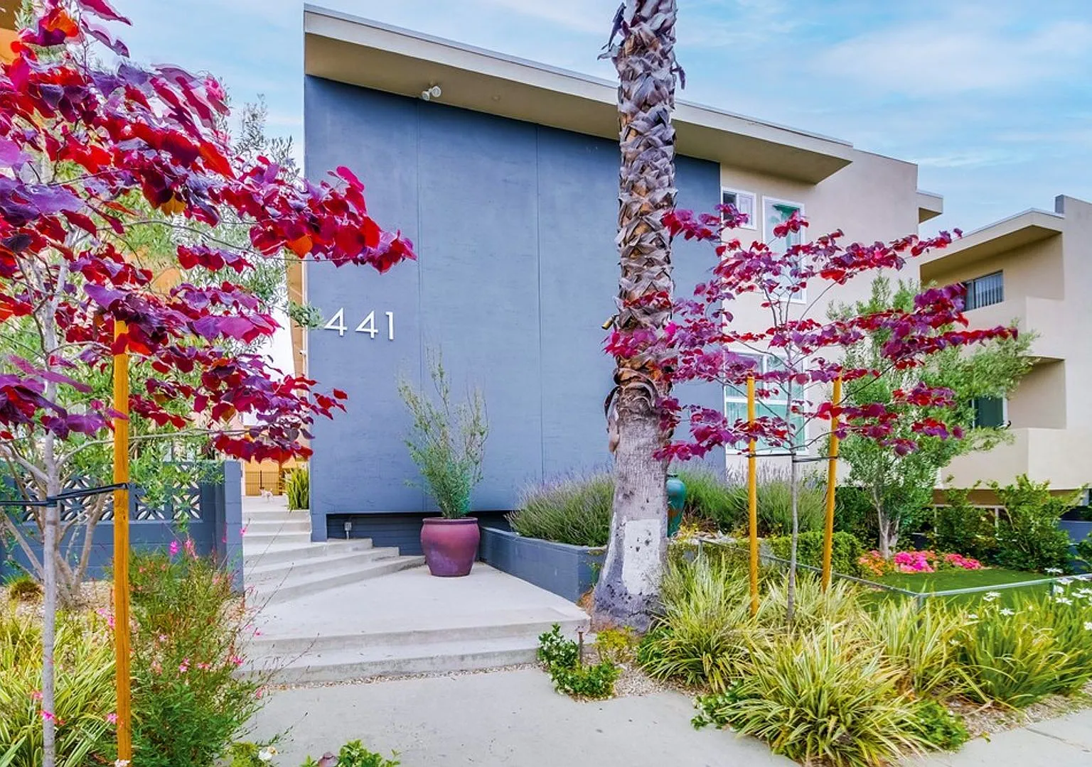 2Bd/2.5Ba Townhome with In Unit Washer/Dryer, Cold A/C I 2 Weeks Free & $99 Deposit — Photo 3