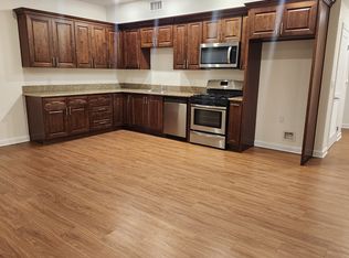 7108 Amigo Ave, Reseda, CA 91335