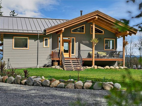 4th image of 609 Valpy Rd