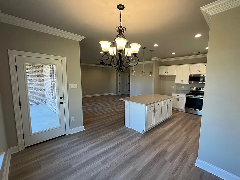 1028 Ruisseau Dr — Photo 4