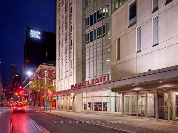 210 Victoria St, Toronto, ON M5B 2R3