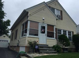 32 Davis Ave, Cranston, RI 02910