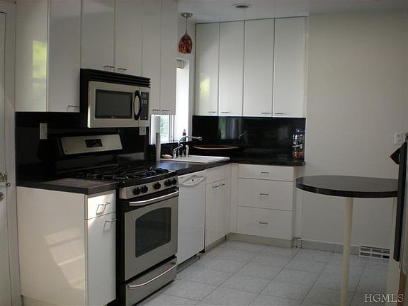 3rd image of 80 Taylor Pl