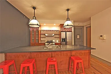 Rented by R New York