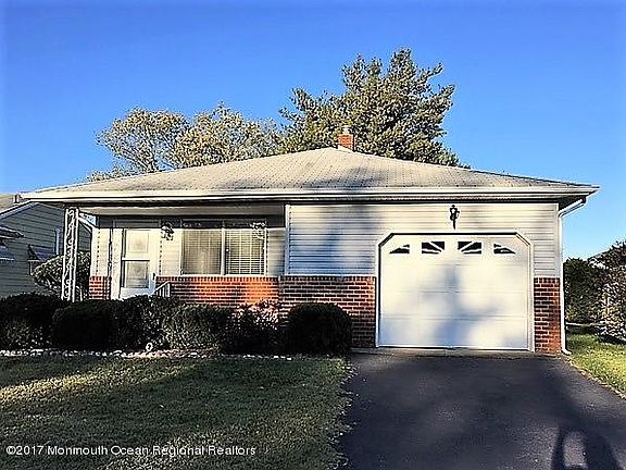 2nd image of 98 Bonaire Dr