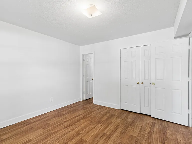Parkway Place Apartments — Photo 6