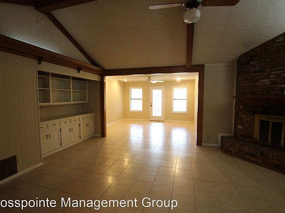 4th image of 601 Bentley Ct
