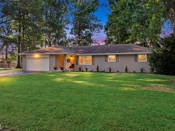 4839 W Oak Dr, New Palestine, IN 46163