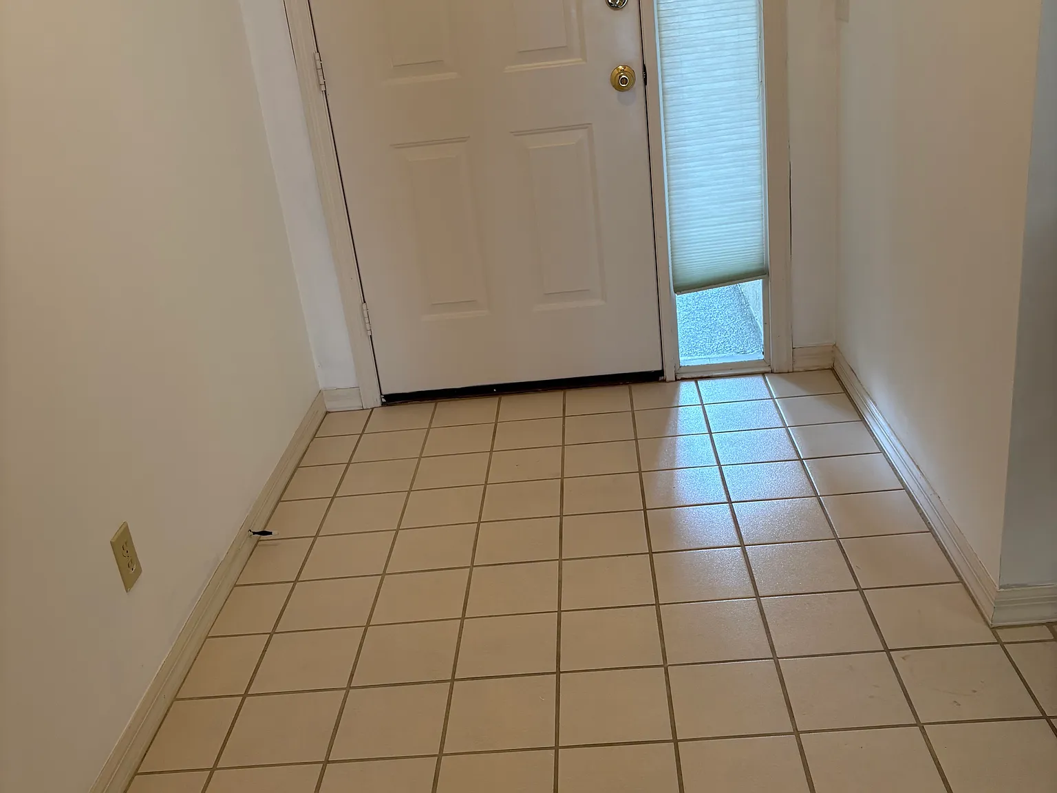 2 bed, 1356 sqft, $1,900 — Photo 3