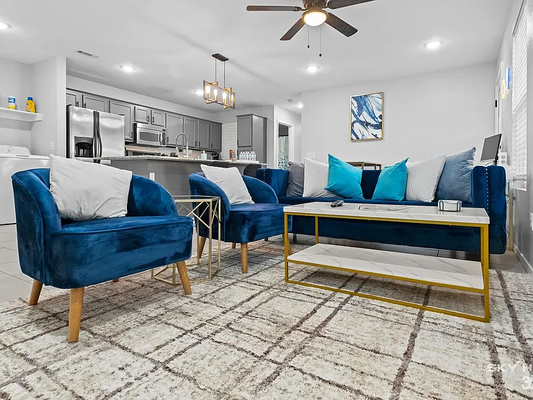 729 S Erika Ave — Photo 14