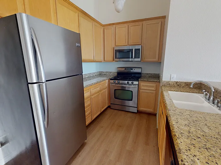 1202 Donax Ave #12 — Photo 4