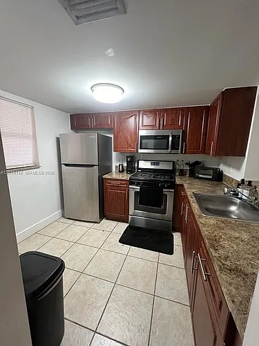 18051 NW 68th Ave Photo 1