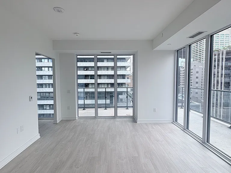 634 Church St #1403 — Photo 10