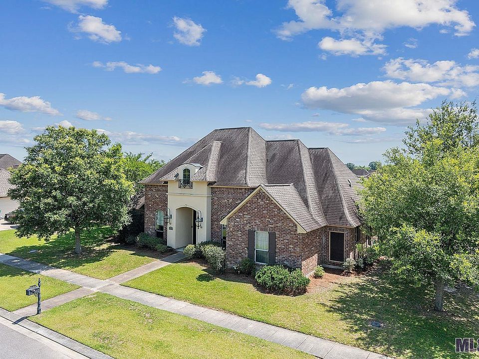 1st image of 2896 Country Lake Dr