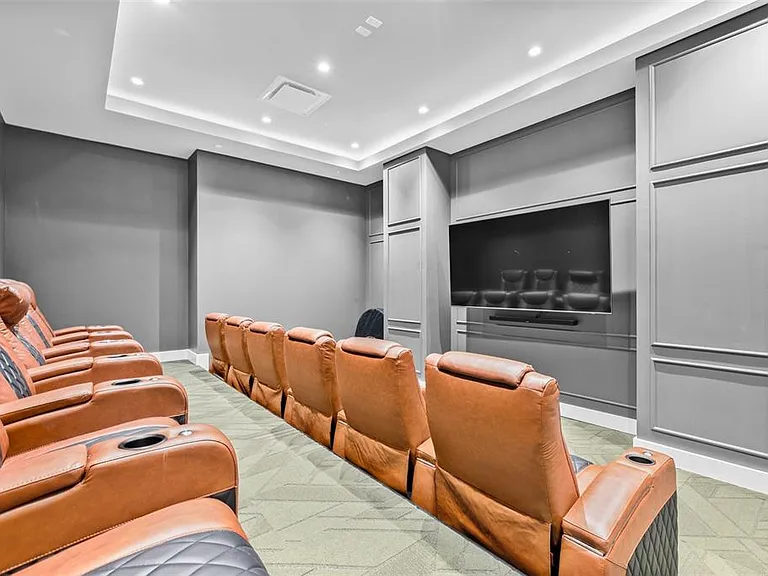 221 Main St N #Penthouse 1603 — Photo 29