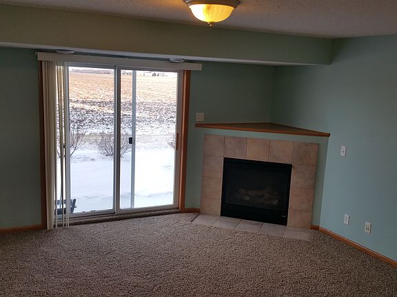 Livingroom with Fireplace