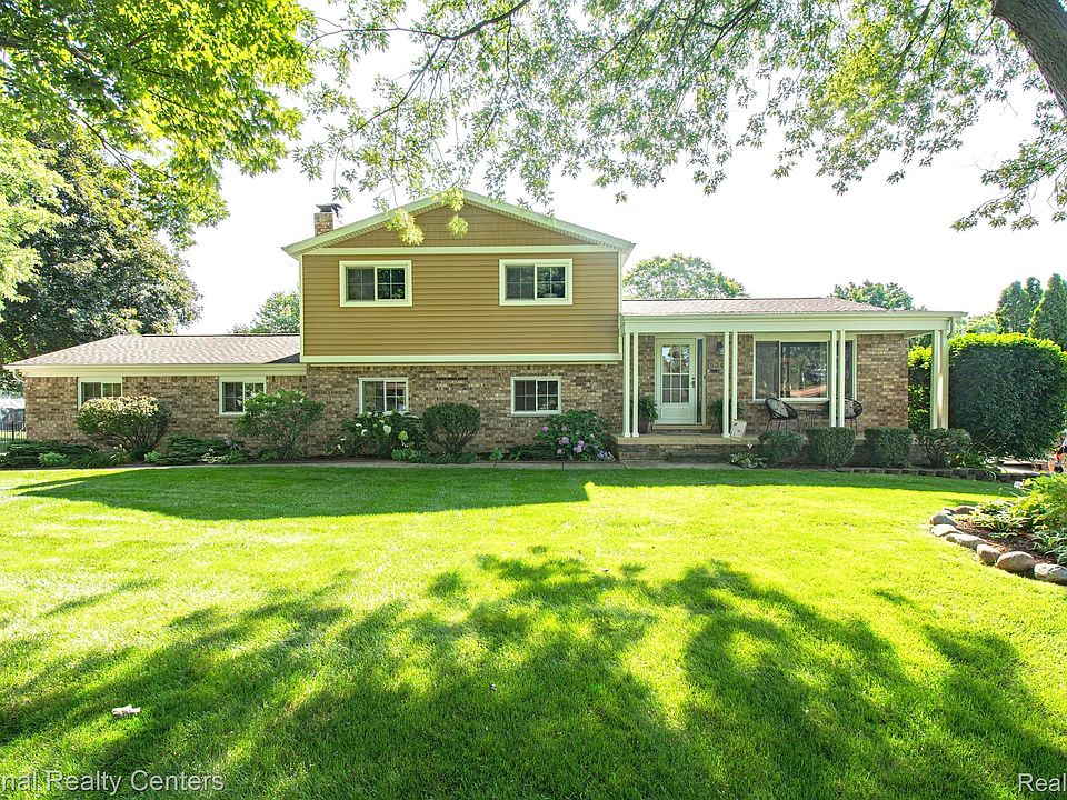 1st image of 53422 Eastbourne Dr