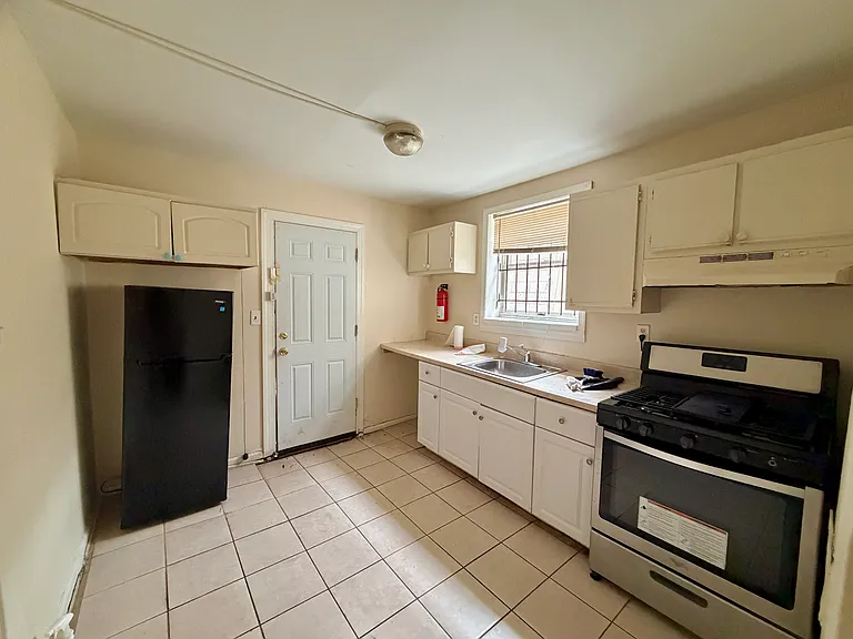 3202 Pearl St — Photo 10