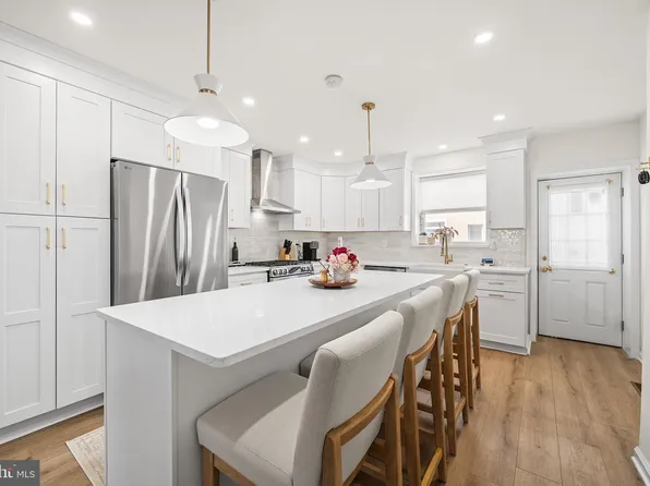 2061 Saint Albans St, Philadelphia, PA 19146
