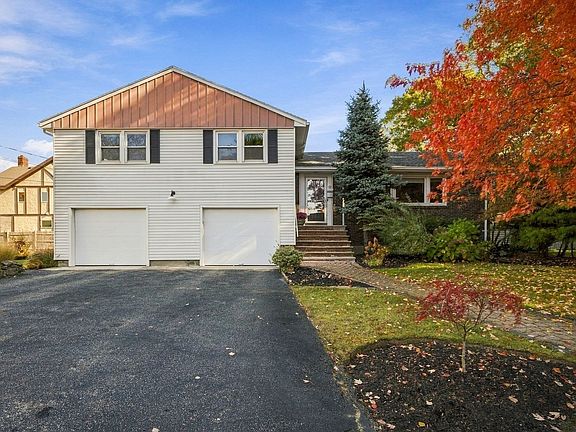 2nd image of 50 Sevinor Rd
