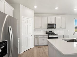 Snowberry Plan, Buffalo Highlands: The Flora Collection, Commerce City, CO 80022