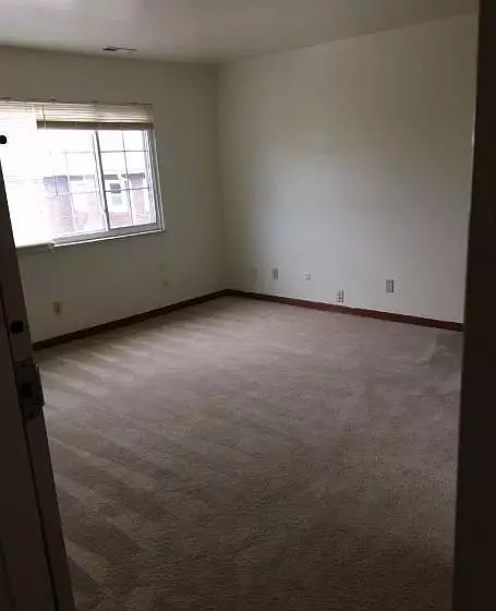 2nd image of 423 S Grant St #12