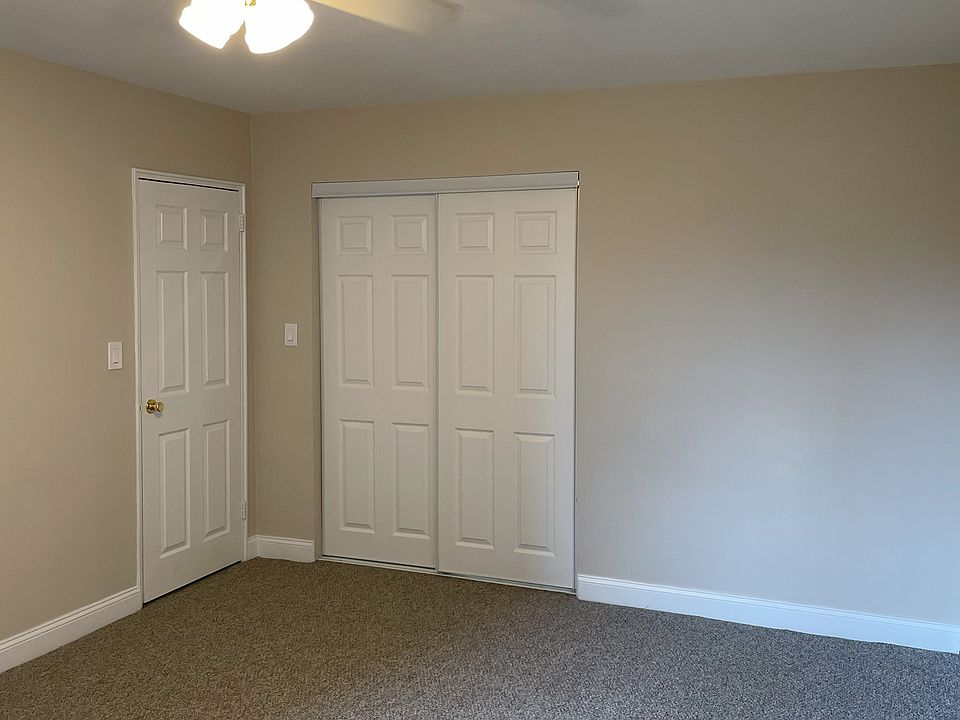 BEDROOM CLOSET