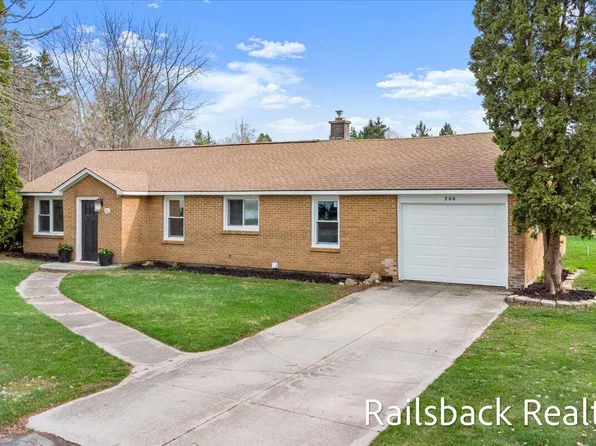 266 Ronald St NE, Cedar Springs, MI 49319