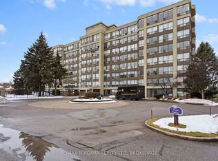 5100 Dorchester Rd #402, Niagara Falls, ON L2E7H4