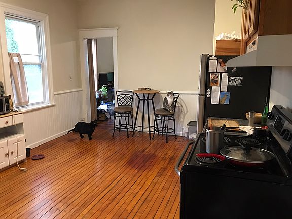 3rd image of 262 Ashland Ave APT 1