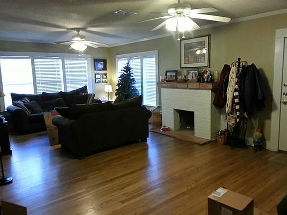 3rd image of 858 Grand Ave