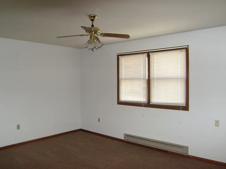 49 1/2 Meadowview Dr — Photo 6