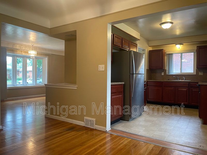 1st image of 21720 Gardner Ave
