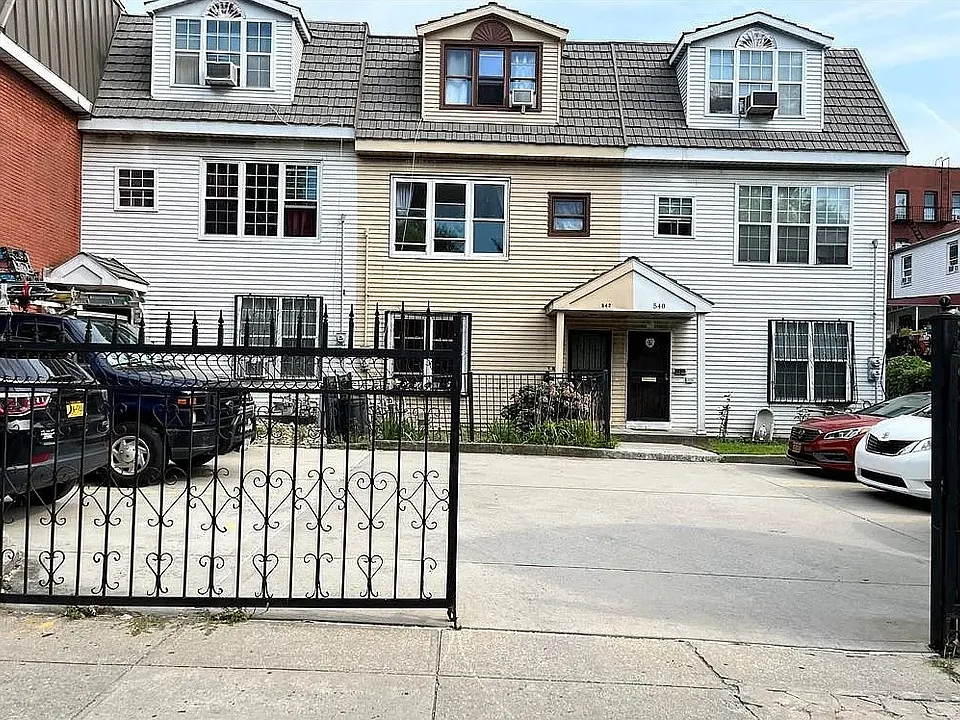 542 Fox St #2