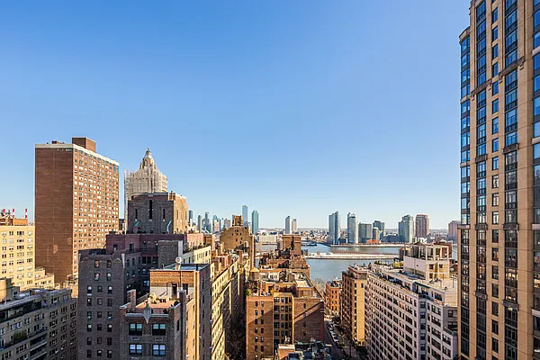 Rented by Douglas Elliman | media 7