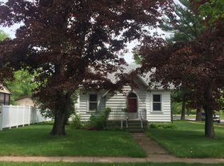810 1st St, Port Edwards, WI 54469