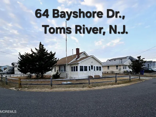64 Bay Shore Drive, Toms River, NJ 08753