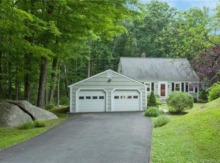 32 Tally Ho Rd, Ridgefield, CT 06877