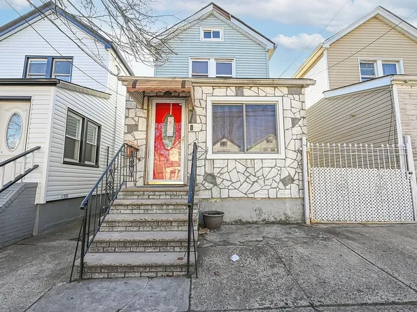 131-38 135th Pl, South Ozone Park, NY 11420