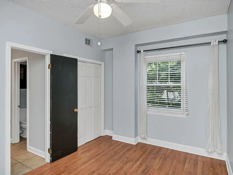 2002 Greene St #113 — Photo 19