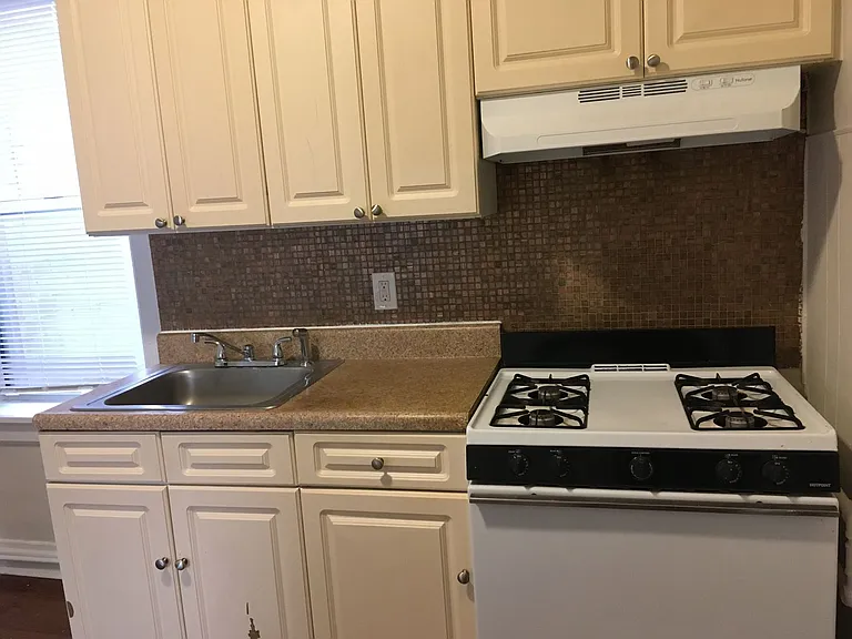 251 Beacon Ave — Photo 7